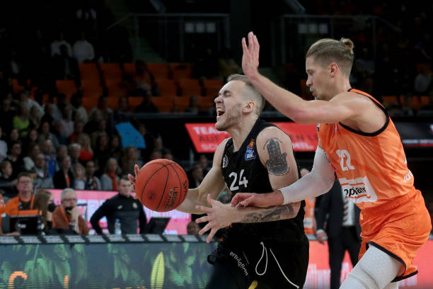 感到有些困 感到有些困